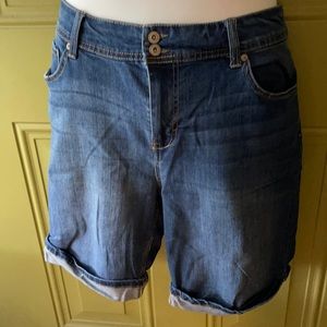 Style and Co. Blue Denim Jean Shorts. Size 14